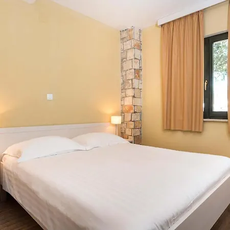 2 Bedroom Stunning In Apartmán Umag